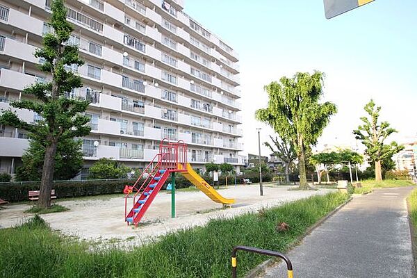 足立区立加青公園 190m