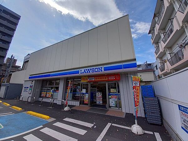 ローソン　足立梅島2丁目店 370m