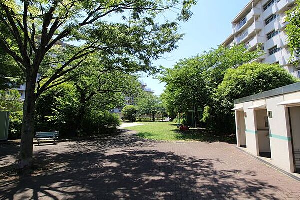 足立区立西綾瀬そよかぜ公園 140m