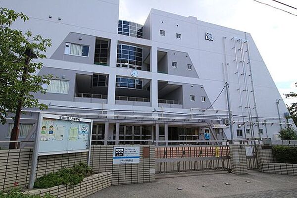 足立区立六月中学校 380m