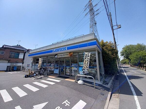 ローソン　足立東和4丁目店 390m