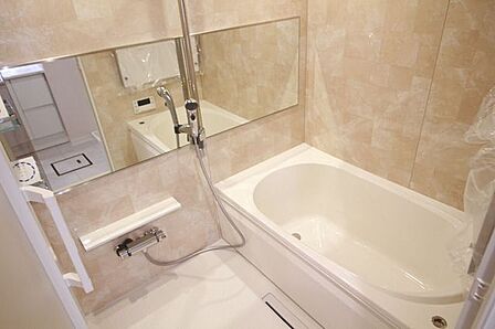 心と身体にやすらぎを与えてくれるバスルーム。毎日のバスタイムを贅沢に、豊かにしてくれます。