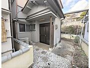 富雄駅より徒歩6分 1階 築49年6ヶ月の賃貸物件