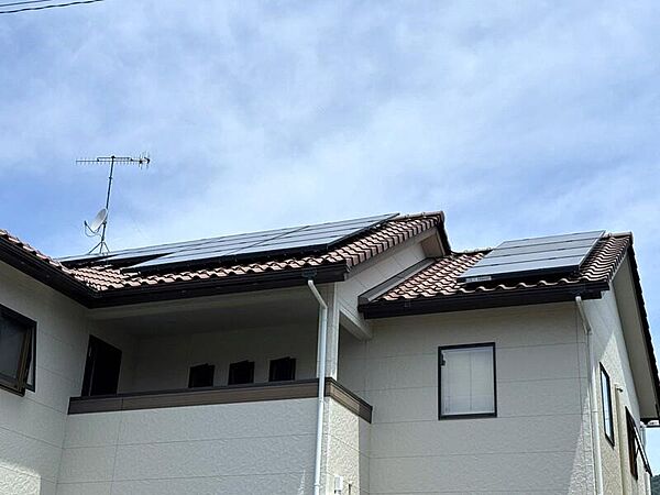 屋根上　太陽光発電システム