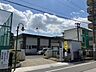 周辺：中部中学校約760人規模の中学校。確かな学力や思いやりの心、健やかな体を育み、夢や目標に向かって自ら学び考え、たくましく生きる生徒の育成に取り組んでいます。 1400m