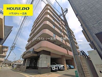 外観:【陽当りの良さと明るさを誇る南向き】陽当りが良いため暖かく、さらに室内が明るく感じられます!一日中たっぷりと差し込む光が家族の集まるリビングを優しく包み込み、毎日の暮らしを暖かく彩る立地です。 外観:【陽当りの良さと明るさを誇る南向き】陽当りが良いため暖かく、さらに室内が明るく感じられます!一日中たっぷりと差し込む光が家族の集まるリビングを優しく包み込み、毎日の暮らしを暖かく彩る立地です。