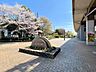 周辺：梅ヶ枝公園身近な場所に豊かな緑を感じられるスポットがある環境は、日々の暮らしに潤いを与えてくれます。毎日の気軽なお散歩コースや、休日のお出かけ先としても最適で、心地よい時間を身近で満喫できる環境で…