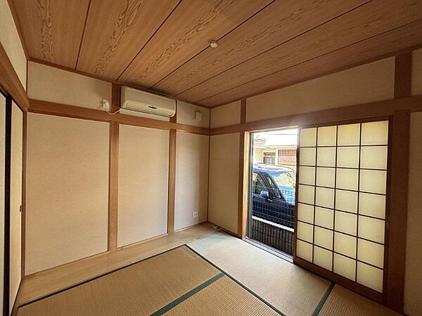 採光も確保され、明るく居心地の良い室内です。
