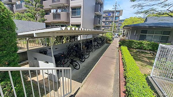 無料で使える駐輪場を完備。