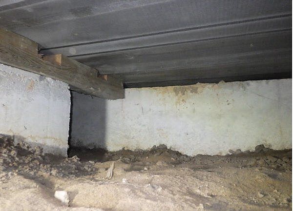 中古住宅の3大リスクである、雨漏り、主要構造部分の欠陥や腐食、給排水管の漏水や故障を2年間保証します。その前提で床下まで確認の上でリフォームし、シロアリの被害調査と防除工事もおこないます。