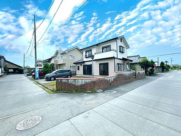 【外観】2024年に外壁屋根塗装済みです。南東角地ですので、陽当り・風通し良好です。