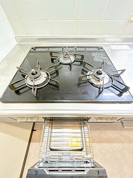 【コンロ】ハウスクリーニングを実施いたします。