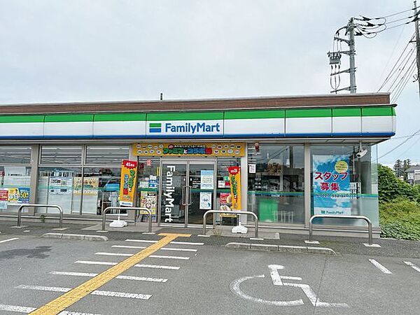 【コンビニ】ファミリーマート 寄居花園橋南店まで徒歩21分（約1.5km）です。 1910m