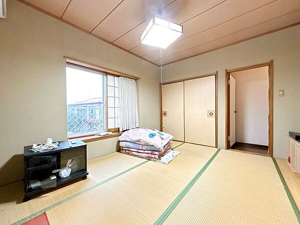 【2階和室】お荷物撤去、ハウスクリーニングを実施いたします。