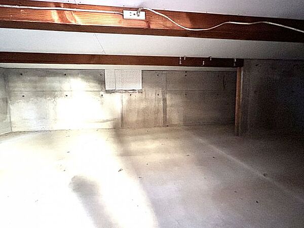 【床下】中古住宅の3大リスクである、雨漏り、主要構造部分の欠陥や腐食、給排水管の漏水や故障を2年間保証します。