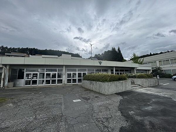 岡谷市立上の原 【周辺環境/小学校】上の原小学校まで約1300ｍ（徒歩約17分）