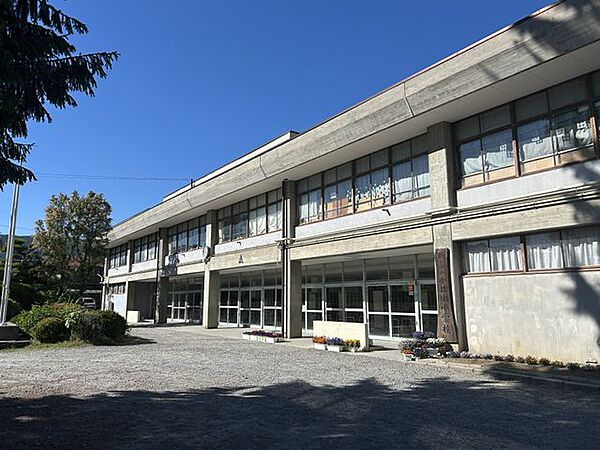 【周辺環境/小学校】岡谷市立小井川小学校まで徒歩4分（約290m）