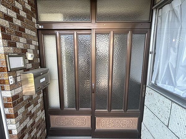 【現況販売・玄関】住まいの顔となる玄関まわり。毎日の暮らしを迎える入口です。