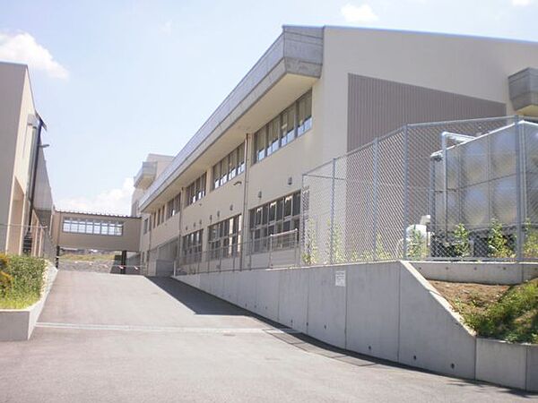 【周辺環境/中学校】茅野市立長峰中学校まで約3km（徒歩約38分） 3040m