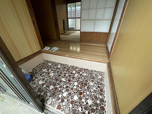 （北側）玄関