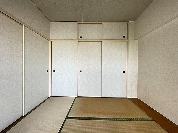 ４．５帖の和室です。収納もあります。