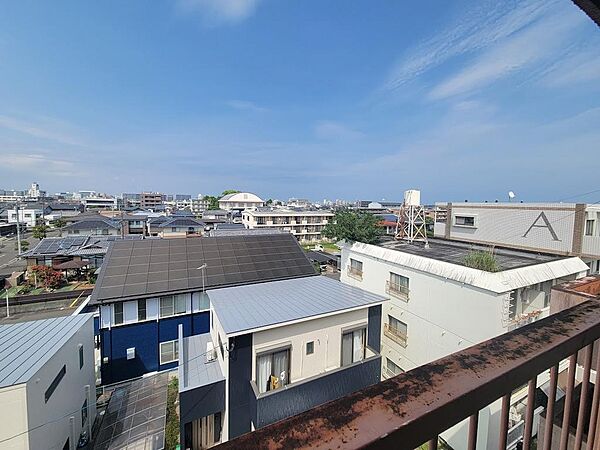 バルコニーからの眺望です。