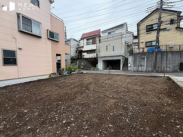少し歩けば広大なこども自然公園があり保育園や小学校も近く子育て環境良好！