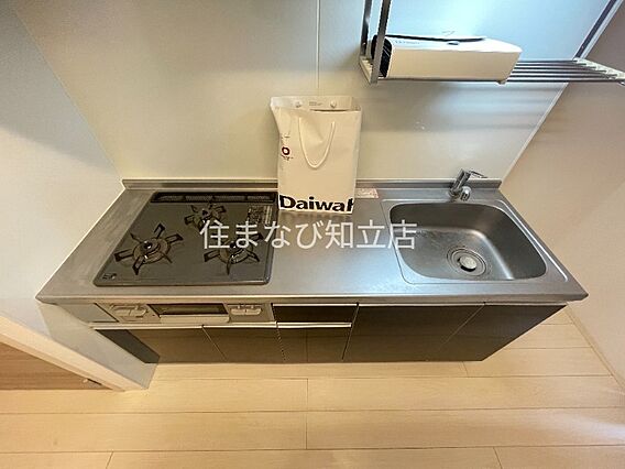 アール・オッツ_内装_1