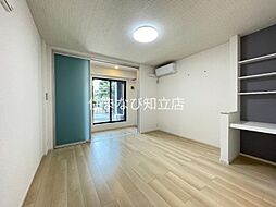 サン　レジデンス 102 1階ワンルームのリビング/ダイニング