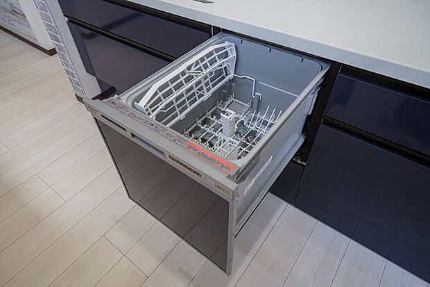 ■食洗機／お料理の後片つけをきちんとサポートするビルトインタイプの食器洗い乾燥機です。