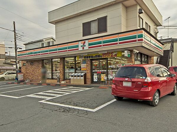 セブンイレブン入間東毛呂店 徒歩8分。 610m