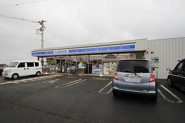 ローソン川越今福店 徒歩10分。 750m