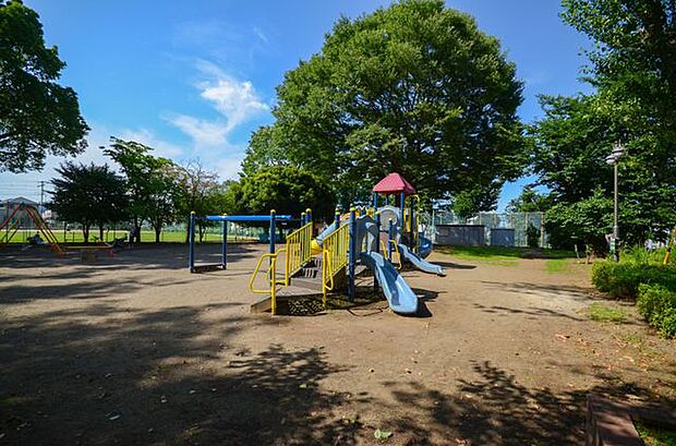 稲荷久保公園 徒歩4分。 290m
