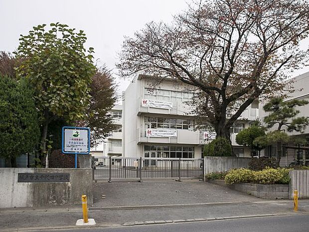 坂戸市立千代田中学校 徒歩8分。 600m