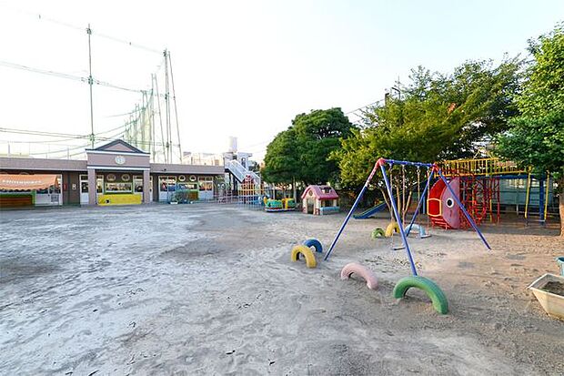 坂戸ひまわり幼稚園 徒歩11分。 860m