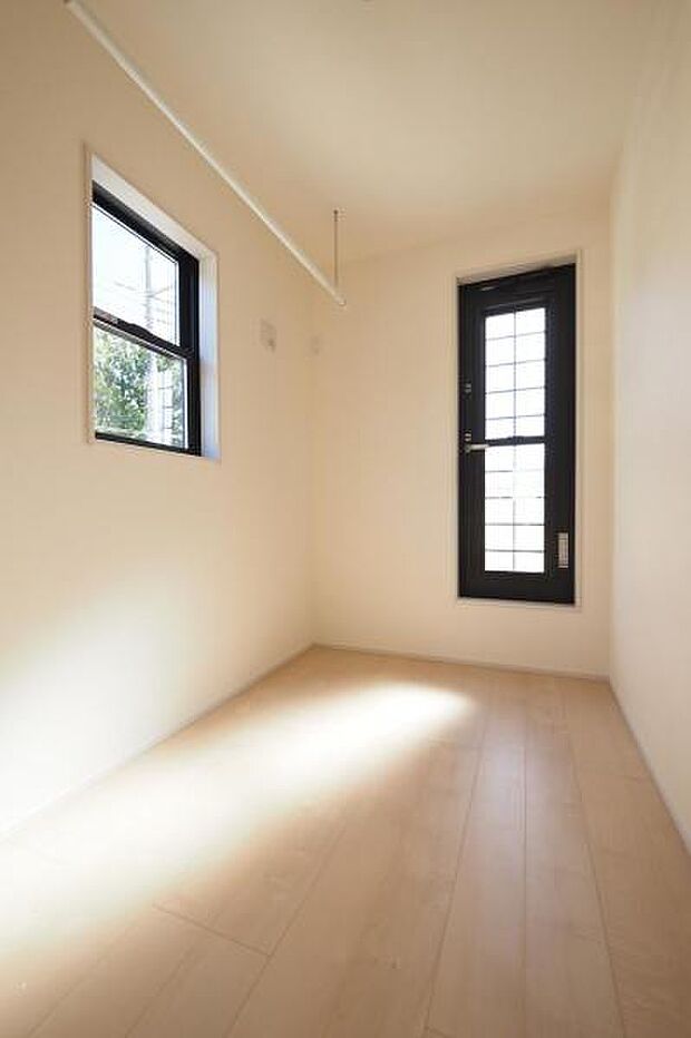 2階ランドリースペース/2号棟