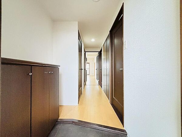 収納力のある玄関スペース。すっきりとした住まいを保てます。