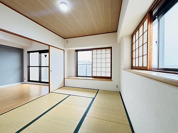 くつろぎの時間を演出する落ち着いた和の空間です。