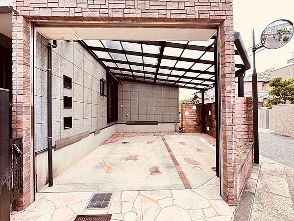 現地（2026年7月）撮影駐車場１台♪