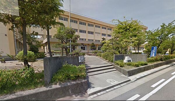 画像25:新潟市立上山小学校（645m）