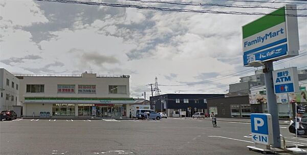 画像25:ファミリーマート 新潟近江3丁目店（345m）