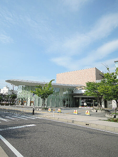 画像19:新潟市立中央図書館（524m）