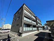 新潟駅より徒歩42分 築7年9ヶ月 3階建の賃貸物件