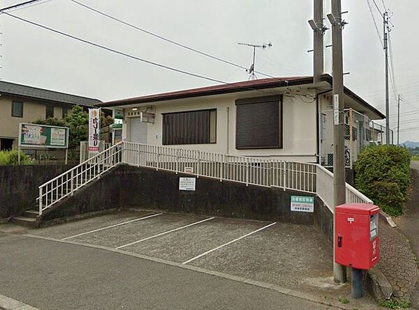 東秦野郵便局 徒歩26分。郵便局が利用でき、荷物の発送や手続きもスムーズに行える快適な環境です。 2030m