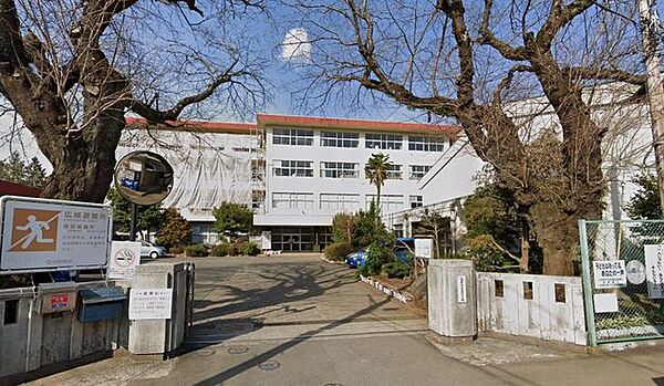 小田原久野郵便局 徒歩18分。郵便局が利用でき、荷物の発送や手続きもスムーズに行える快適な環境です。 1380m