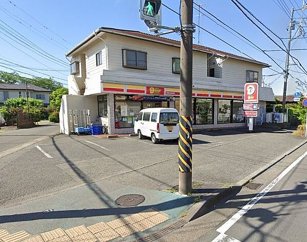 ニューヤマザキデイリーストア秦野南矢名店 コンビニが利用でき、急な買い物や日常のちょっとした用事にも便利な環境です。 1290m
