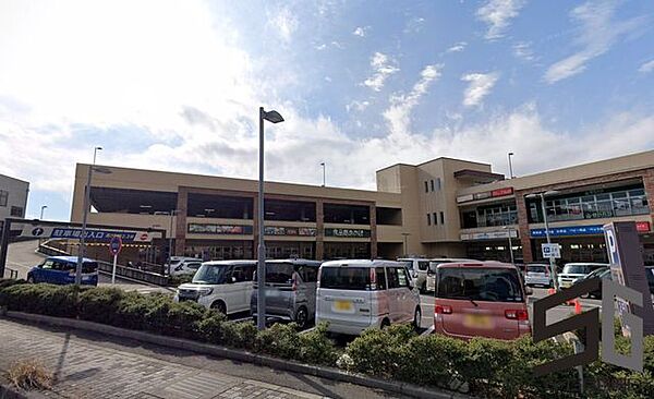 食品館あおば大井松田店 徒歩11分。スーパーが揃い、毎日の買い物がスムーズ。新鮮な食材で家族の食卓を支えます。 870m
