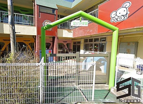 富水保育園 徒歩4分。幼稚園や保育園が整い、小さなお子さまの通園も安心。子育て世帯に嬉しい環境です。 320m