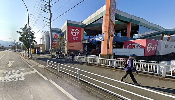 ロピア開成店 徒歩16分。スーパーが揃い、毎日の買い物がスムーズ。新鮮な食材で家族の食卓を支えます。 1210m