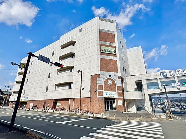 小田原百貨店大雄山店 徒歩8分。スーパーが揃い、毎日の買い物がスムーズ。新鮮な食材で家族の食卓を支えます。 590m